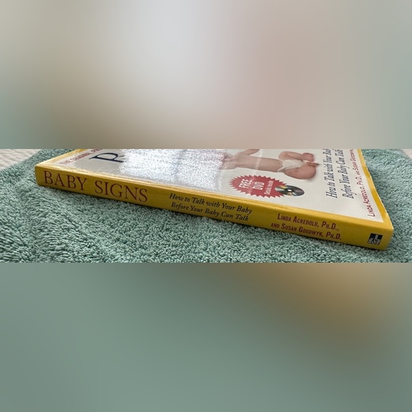 Baby Signs Book - Picture 3 of 6